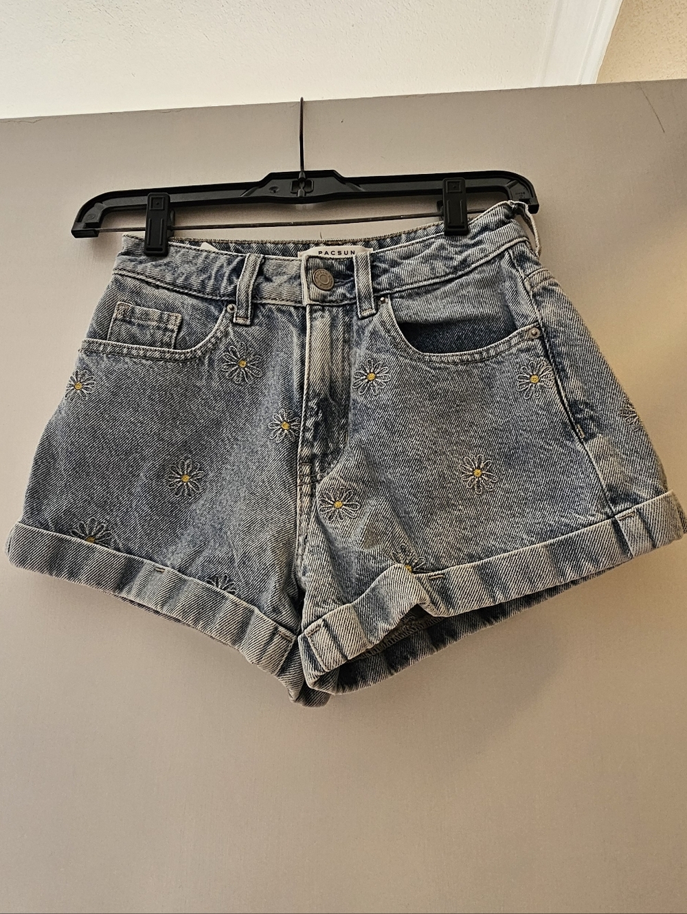 PacSun Embroidered Daisy High-Rise Denim Shorts - Light Blue